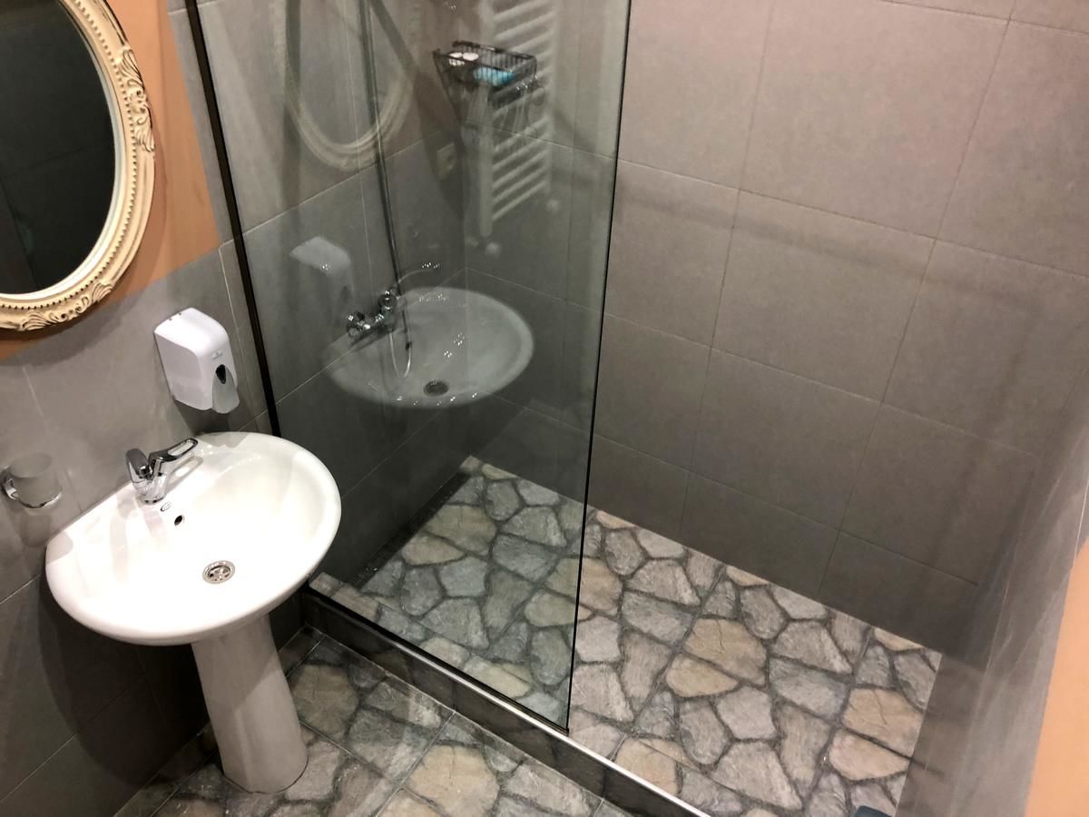Отель Hotel Kalanga Тбилиси-22