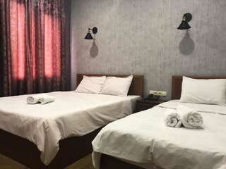 Отель Hotel Kalanga Тбилиси Двухместный номер с 1 кроватью или 2 отдельными кроватями и хорошим видом-6