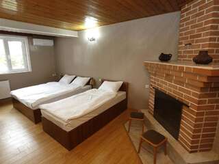 Отель Hotel Kalanga Тбилиси Семейный люкс с 2 спальнями-1